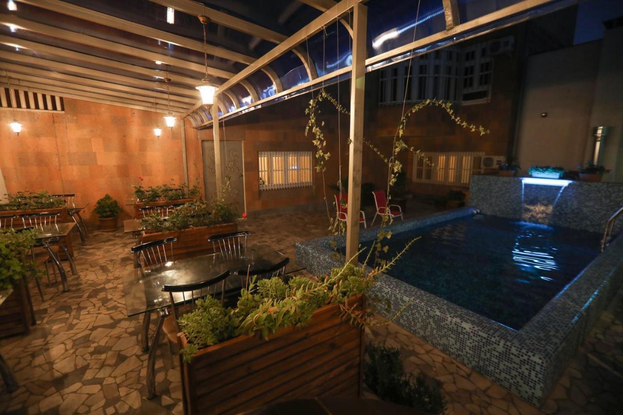 Alba Hotel Erevan Exterior foto